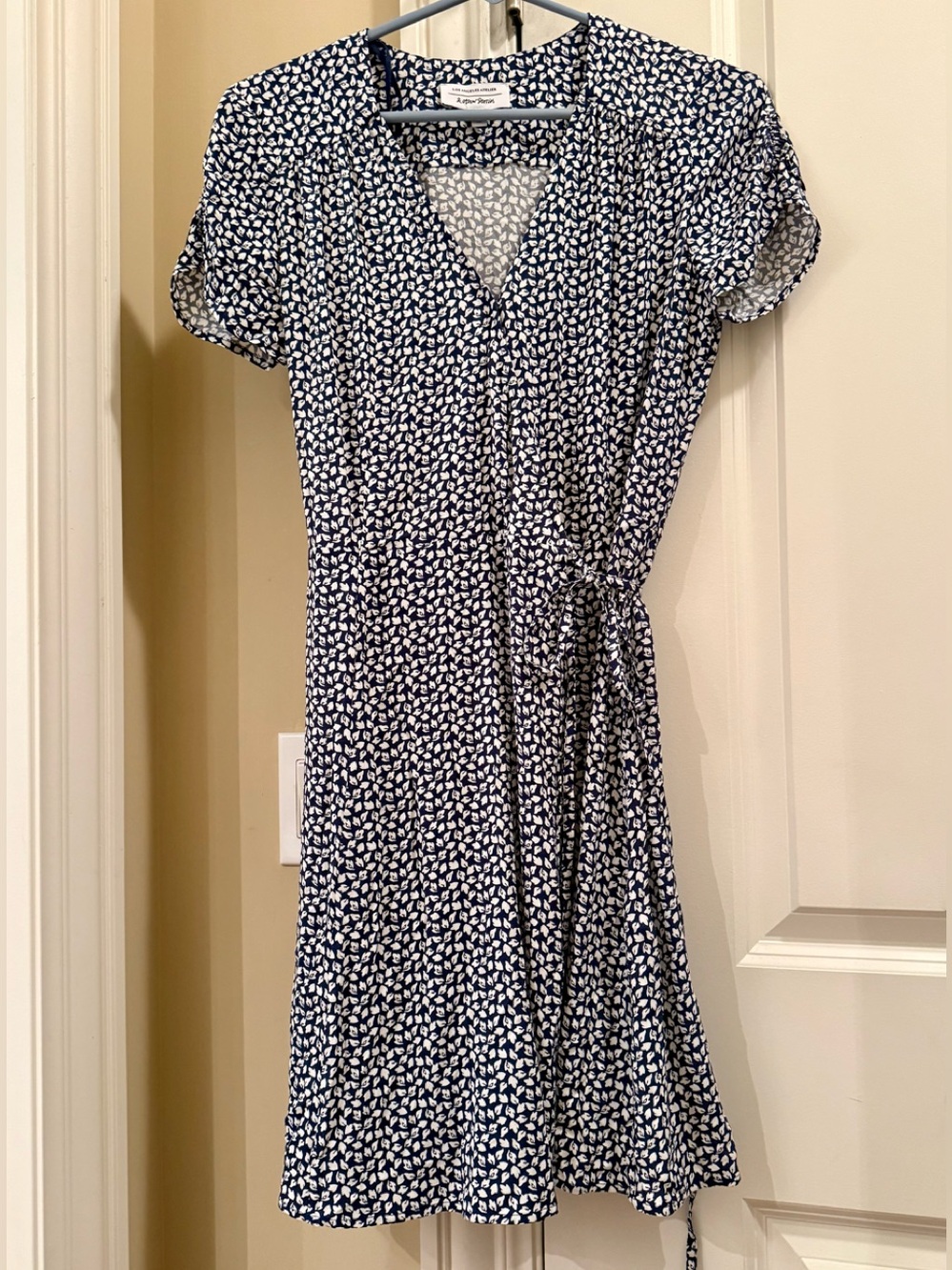 & Other Stories Short Sleeve Viscose Wrap Dress, Navy and White, 4